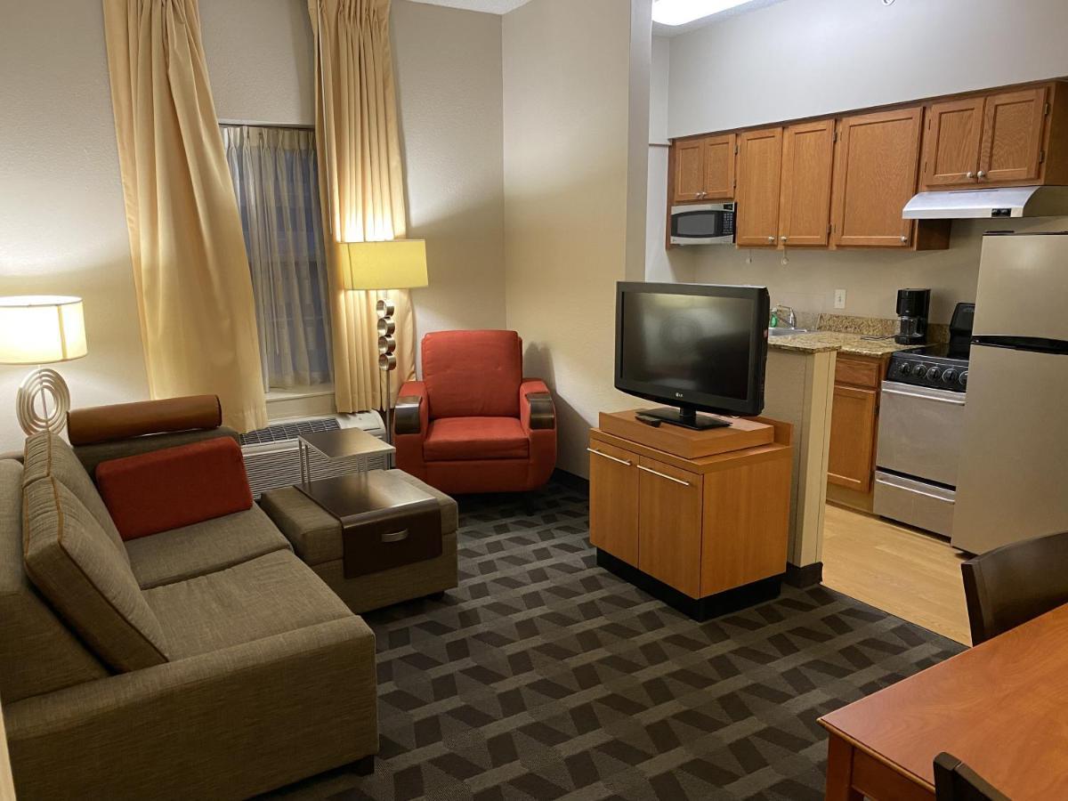 Mainstay Suites Middleburg Heights Cleveland Airport Экстерьер фото