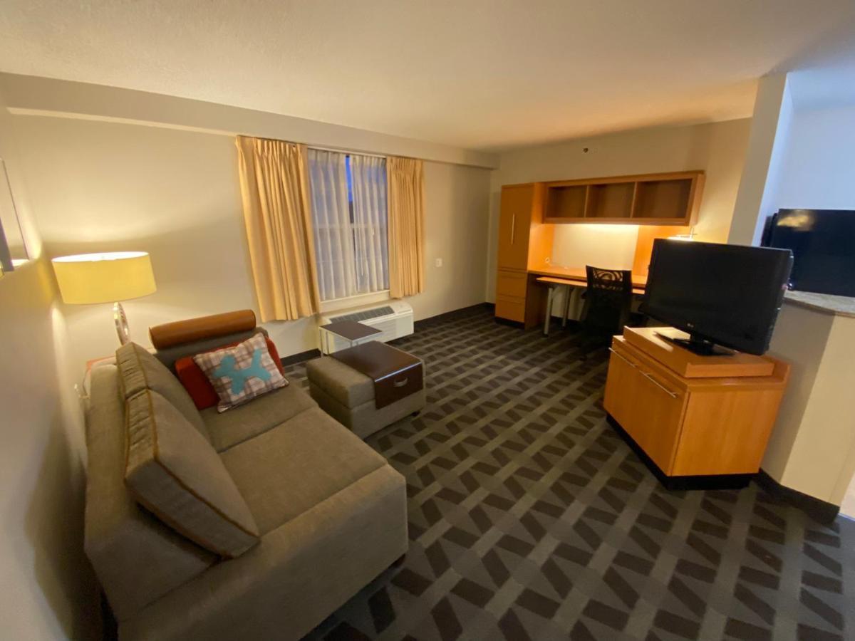 Mainstay Suites Middleburg Heights Cleveland Airport Экстерьер фото