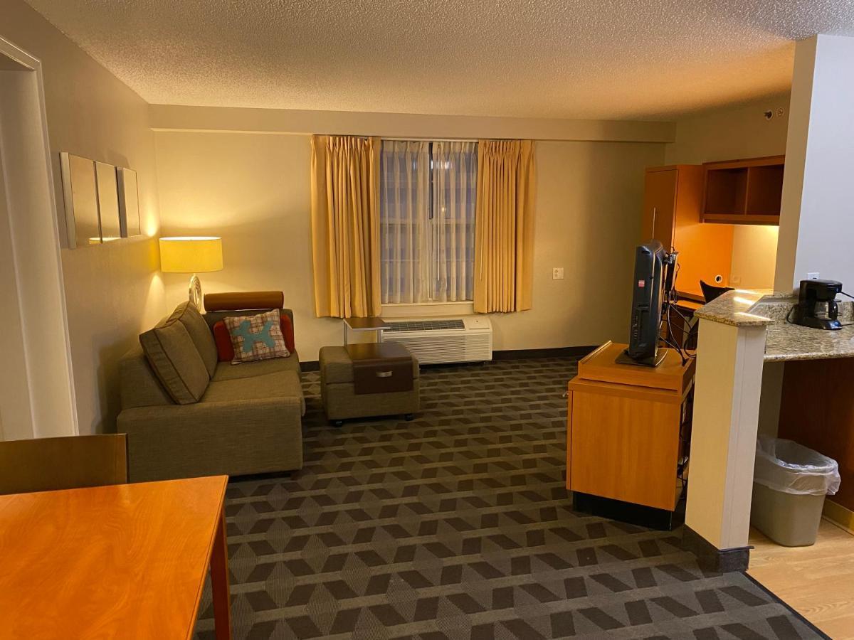 Mainstay Suites Middleburg Heights Cleveland Airport Экстерьер фото