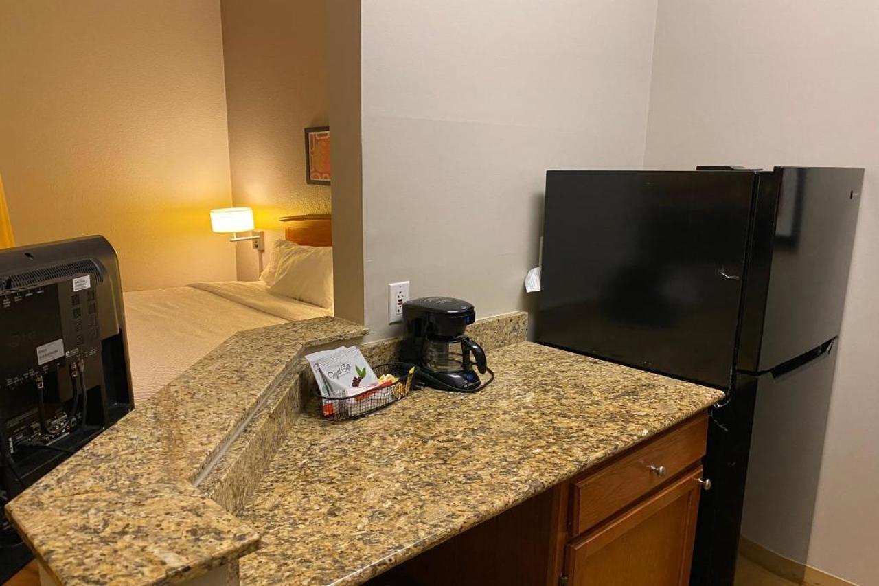 Mainstay Suites Middleburg Heights Cleveland Airport Экстерьер фото