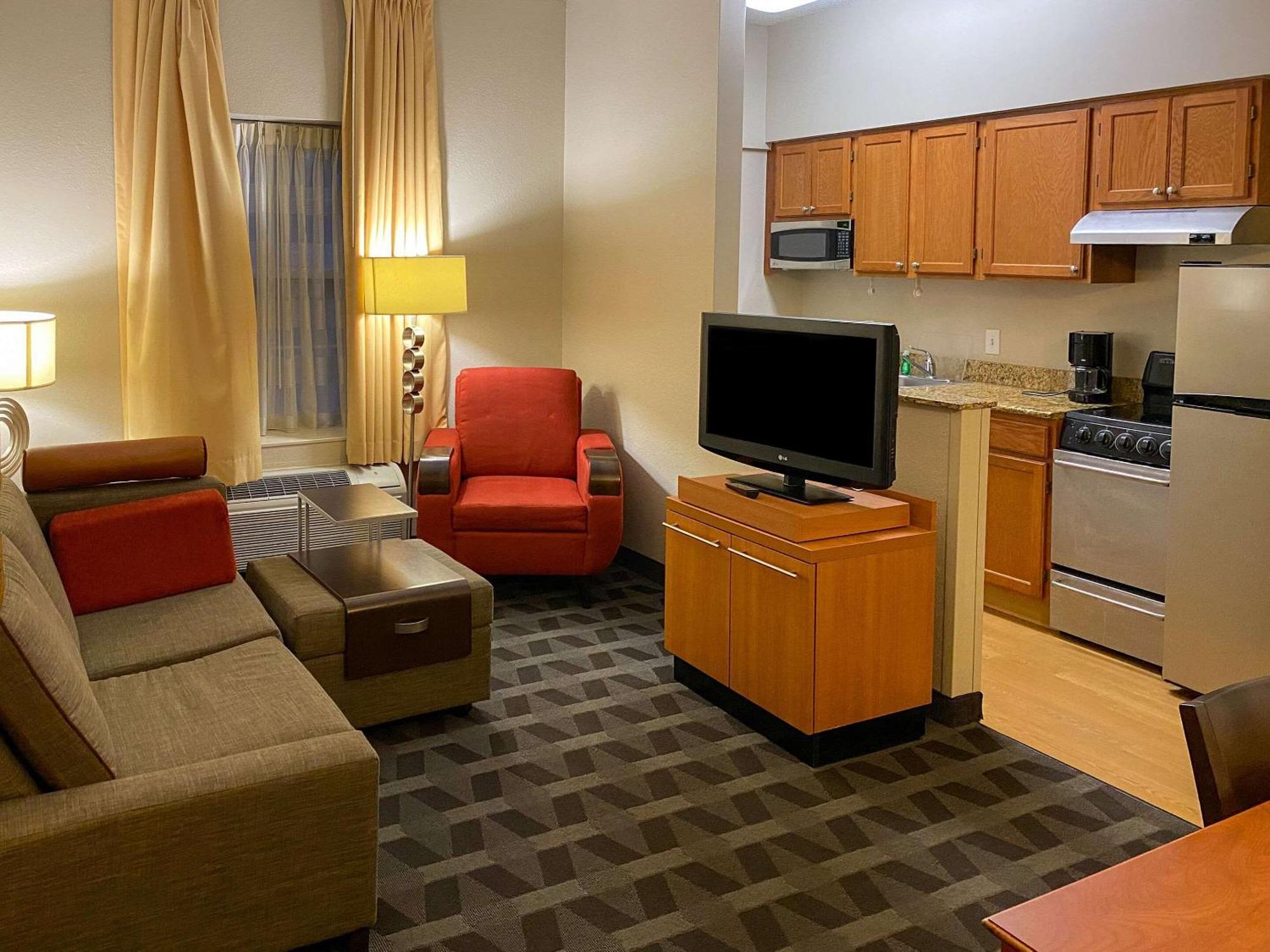 Mainstay Suites Middleburg Heights Cleveland Airport Экстерьер фото